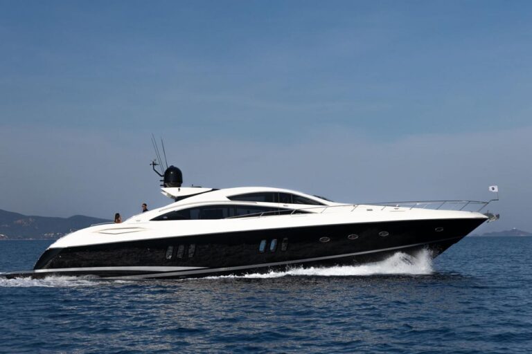 Luxury Yacht INFINITO