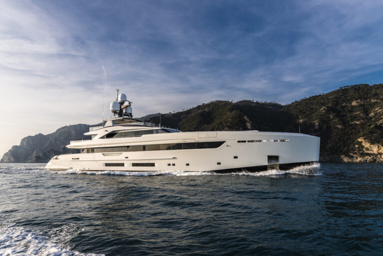 Luxury Yacht KINDA Copy