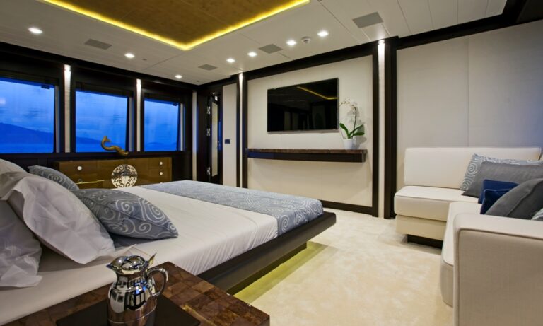 Luxury yacht Karia Master Cabin