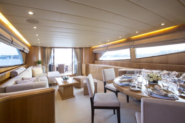 Luxury yacht LITTLE JEMS - dining area and saloon