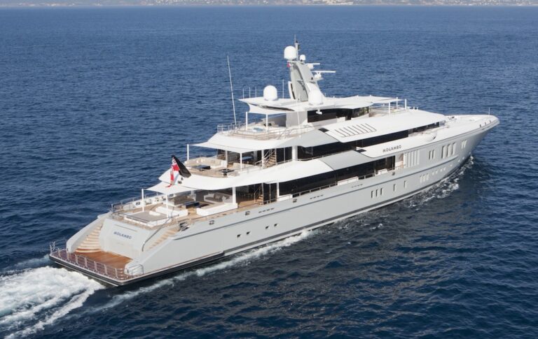 Luxury yacht MOGAMBO - Photo Bruce Thomas