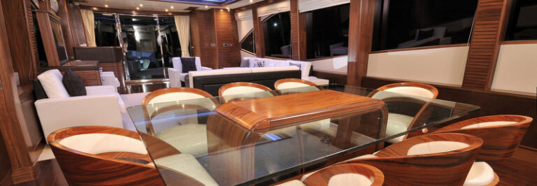 Luxury yacht Majesty 101 - Dining