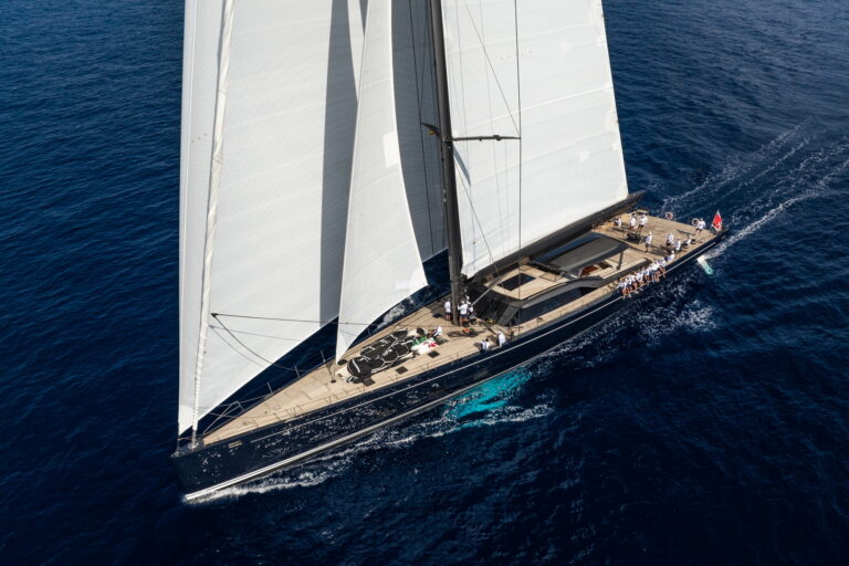 Luxury Yacht NILAYA