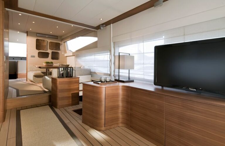 Luxury yacht Numarine 78 Flybridge - Interior