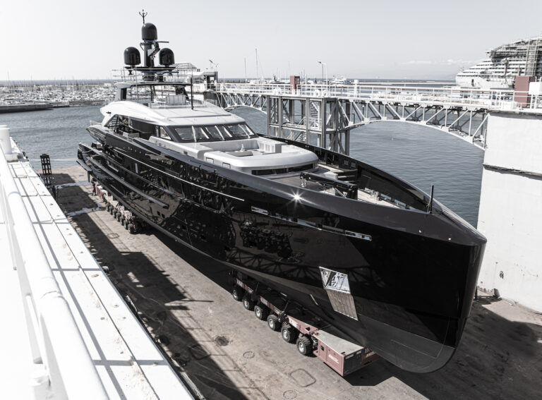 Luxury Yacht OLOKUN