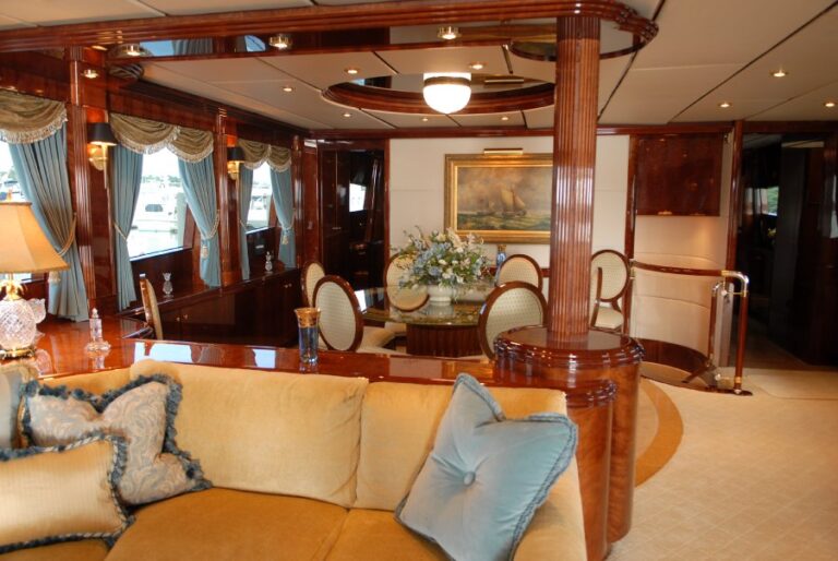 Luxury yacht Prestige Lady Interior