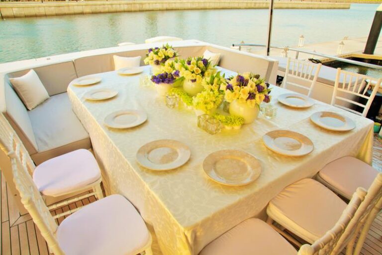 Luxury yacht SAFWA - dining