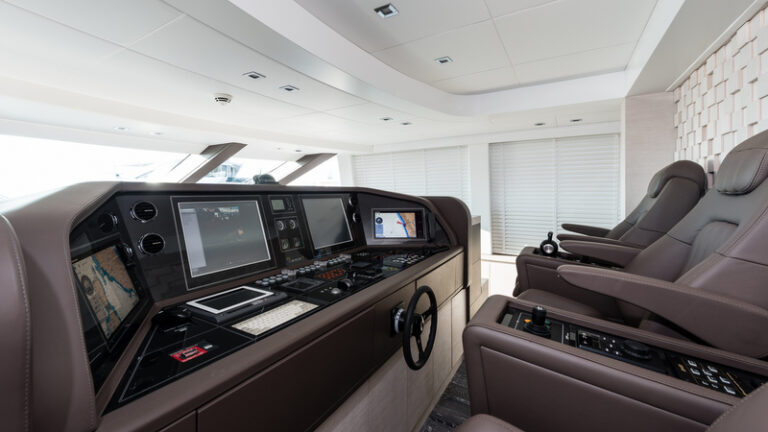Luxury yacht SEAFIRE - Wheelhouse