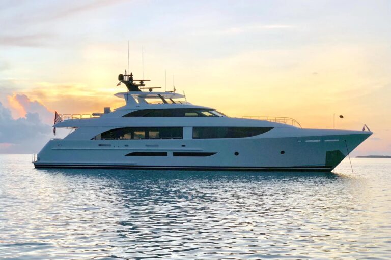 Luxury Yacht SEAS THE DAY (sistership)