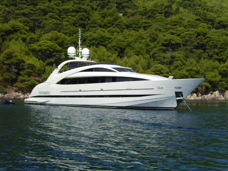 Luxury yacht Sealyon by ISA