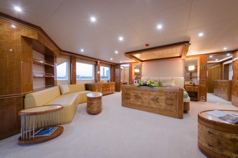 Luxury yacht Sehamia - owners stateroom