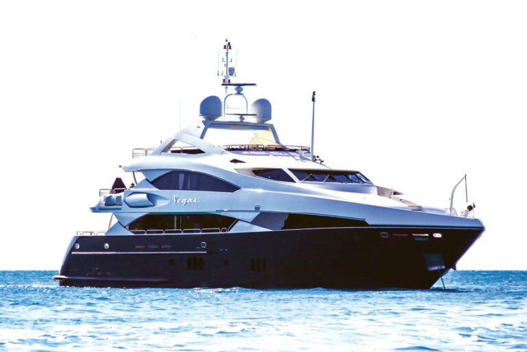 Luxury Yacht VEGAS