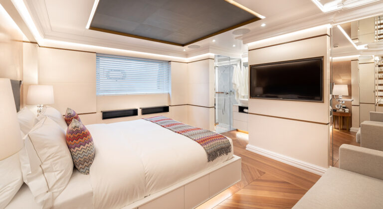 Double Cabin For Guests