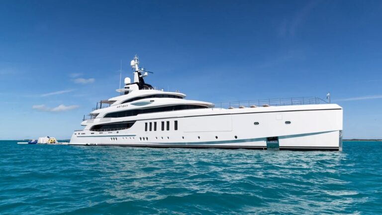 Luxury Superyacht ARTISAN
