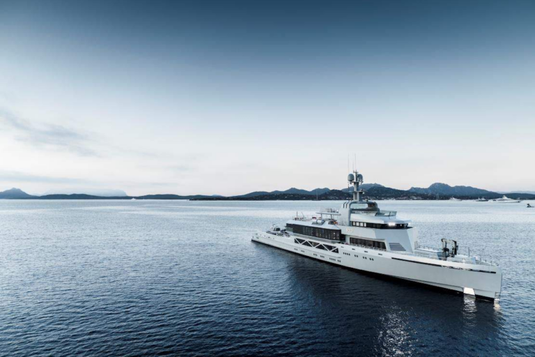 85M CUSTOM MEGA YACHT