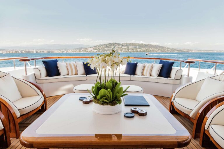 Elegant Bridge Deck Aft