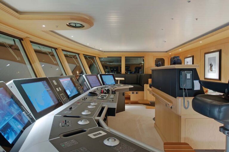 Helm Station