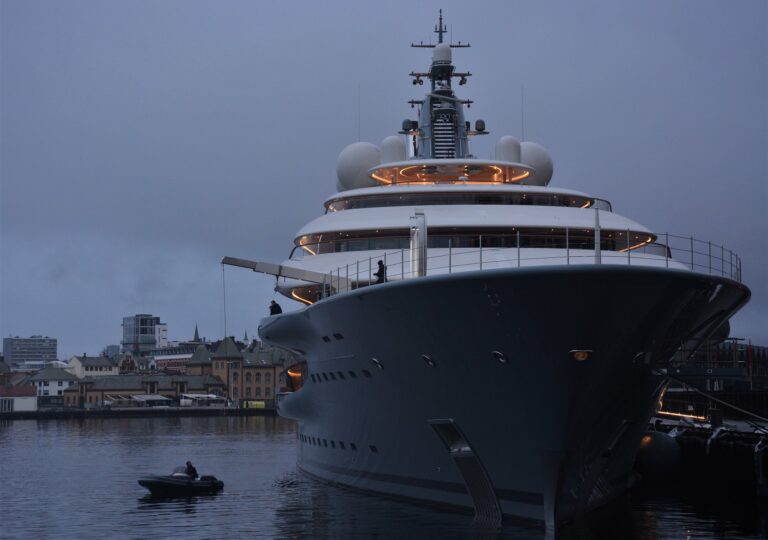 136m Mega Yacht