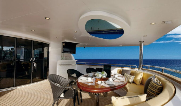 Deck Dining