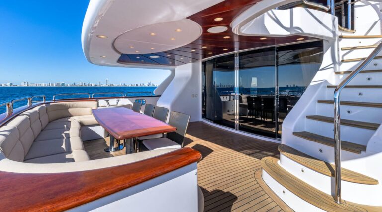 Aft Deck Alfresco Dining