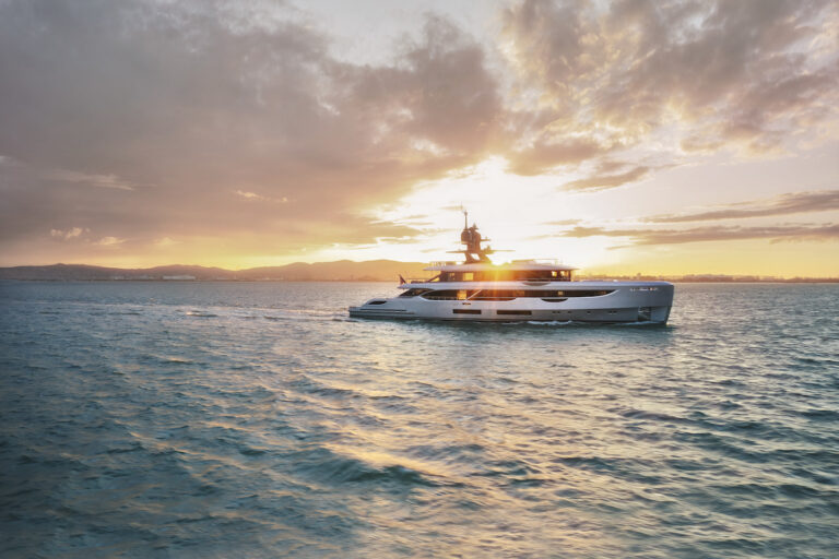 41M LUXURY SUPERYACHT