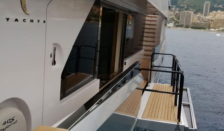 Fold-out Balcony Detail