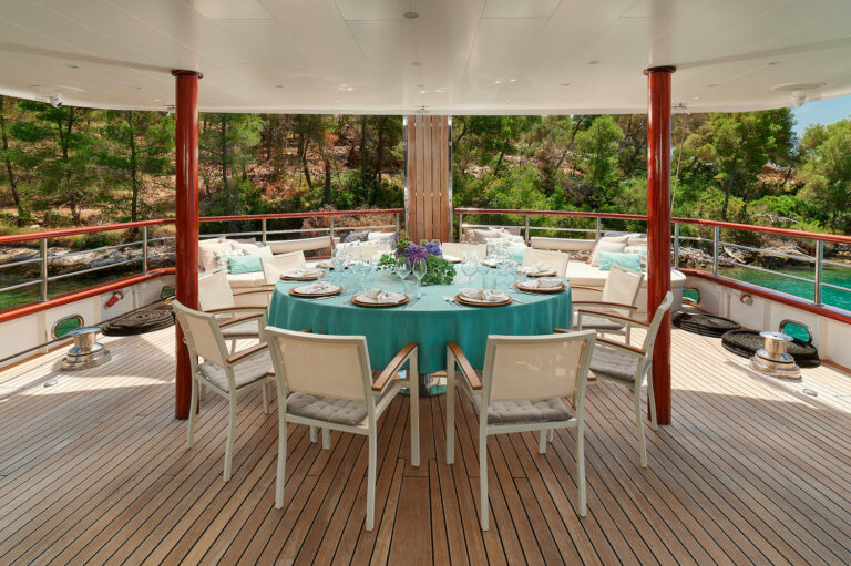 Al Fresco Dining