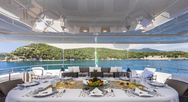 Alfresco Dining