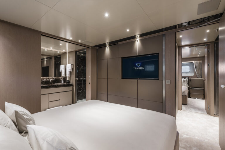 Double Cabin