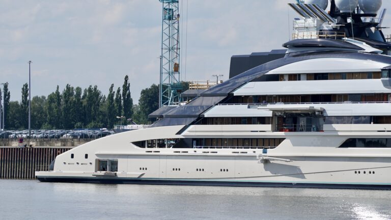 OPUS Superyacht