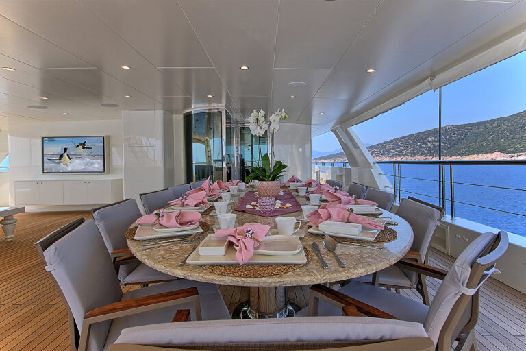Alfresco Dining Set Up