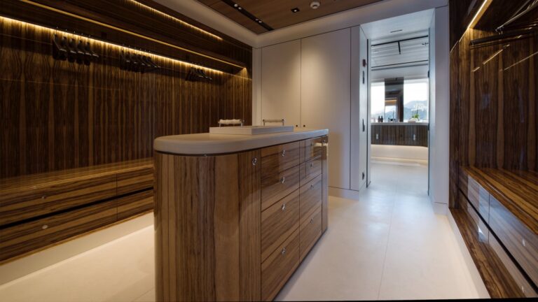 Walk-in Wardrobe