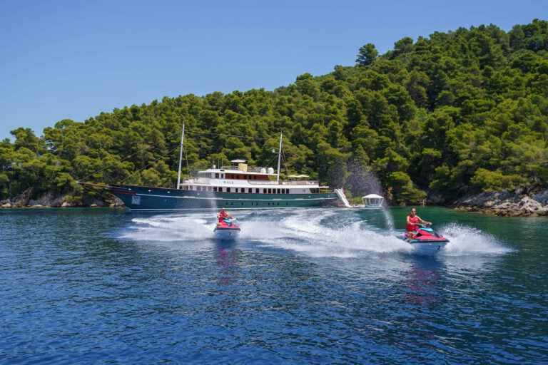 MAIA With Jetskis