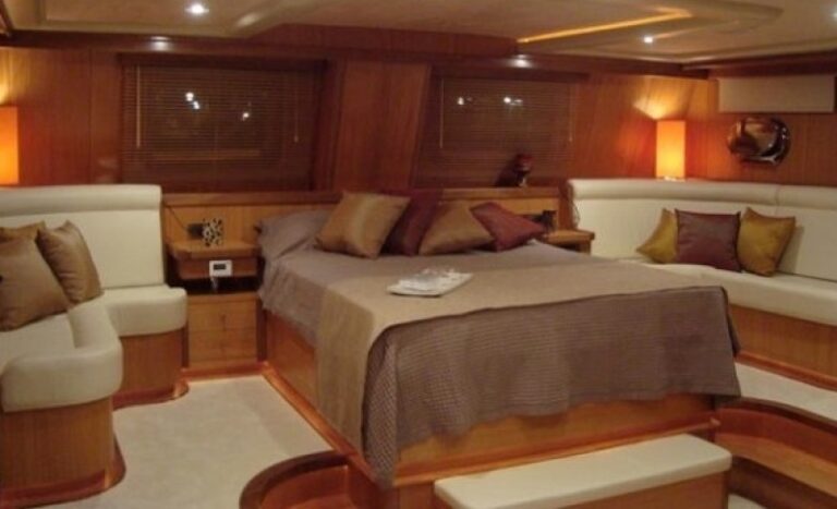 MAIN CABIN
