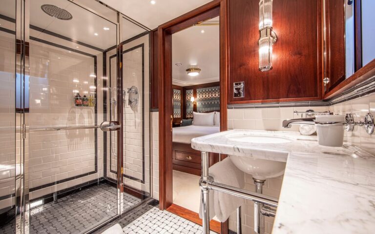 Guest ensuite