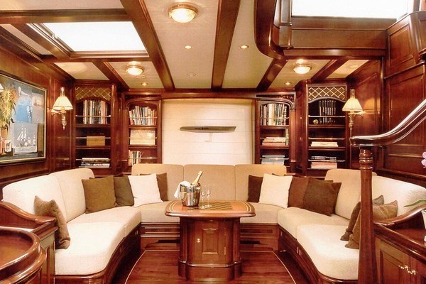 MARIA CATTIVA - Saloon