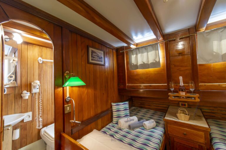 Twin Cabin