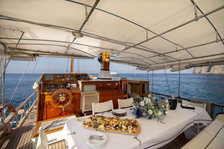 Al Fresco Dining Set Up