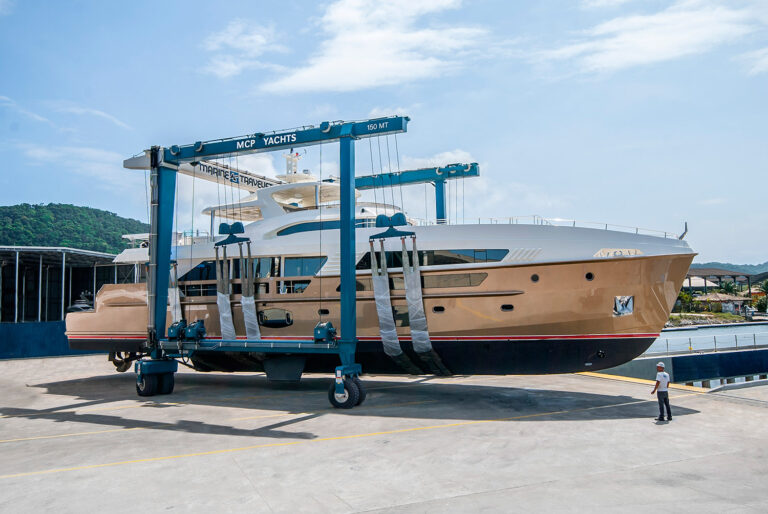 MCP 106 LE PARADISO at launch