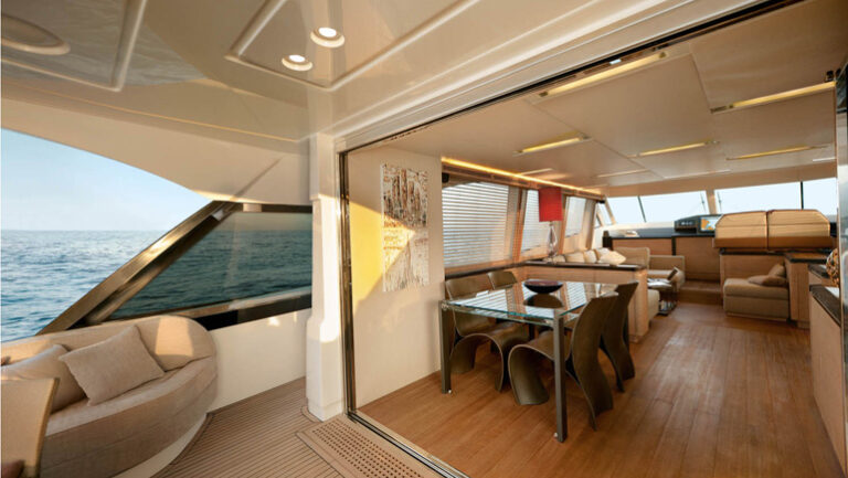 MCY 76 Yacht