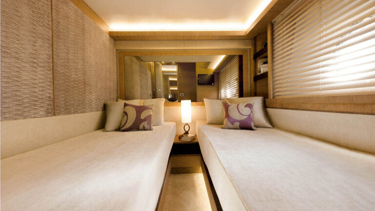 MCY 76 Yacht - Twin Guest Cabin