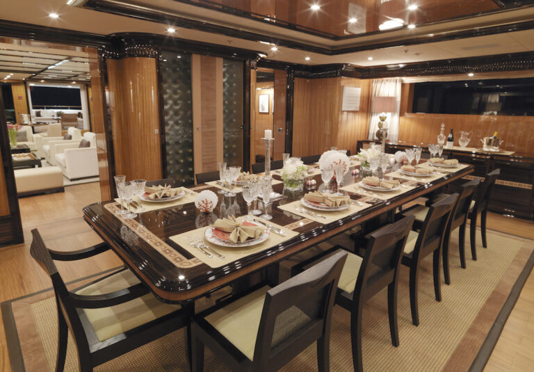 MEAMINA formal dining - Photo Benetti