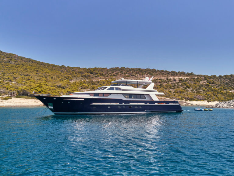 MIA ZOI Exterior