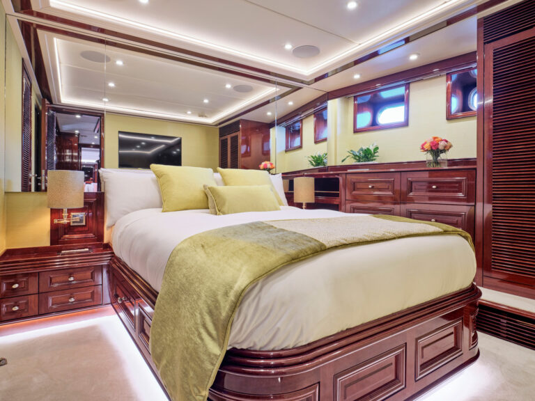 MIA ZOI VIP Cabin