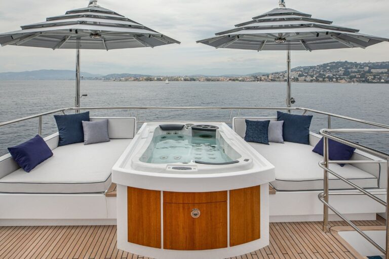 Exterior Sunbathing Area