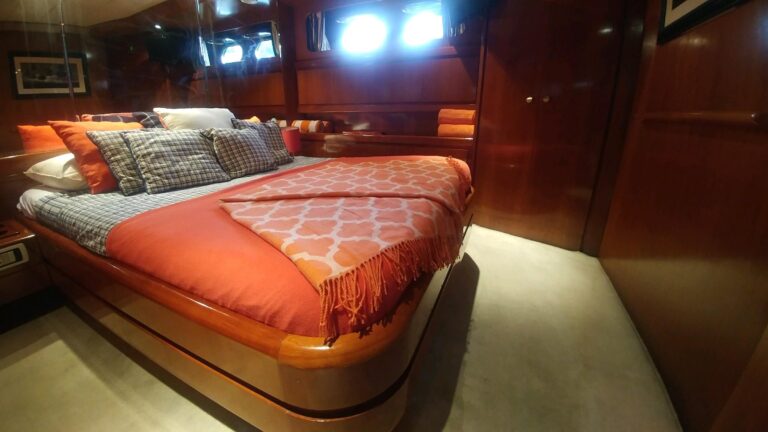 MIS MOONDANCE - Master stateroom