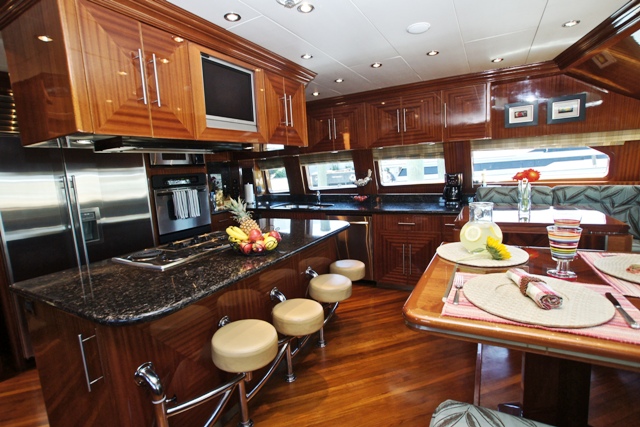 MISSY B II - Galley