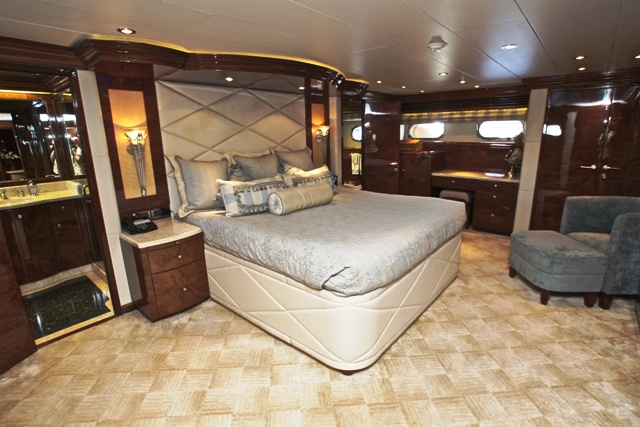 MISSY B II - Master Cabin