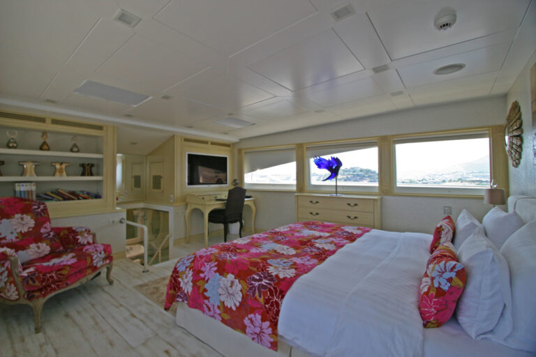 M&M - Main Deck Master Cabin