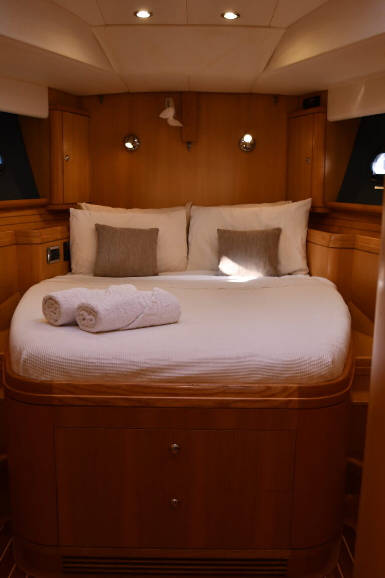MORNING CALM Guest Cabin